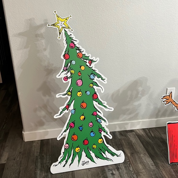 The Grinch 2023 Christmas Tree - Picture 1 of 1